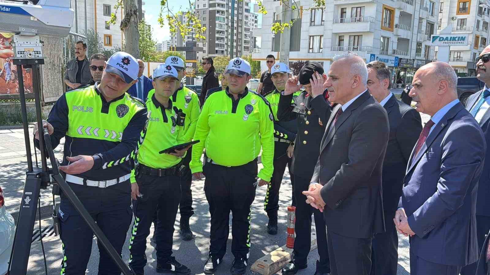 Diyarbakır&rsquo;da Trafik Haftası &ccedil;eşitli etkinliklerle kutlandı
