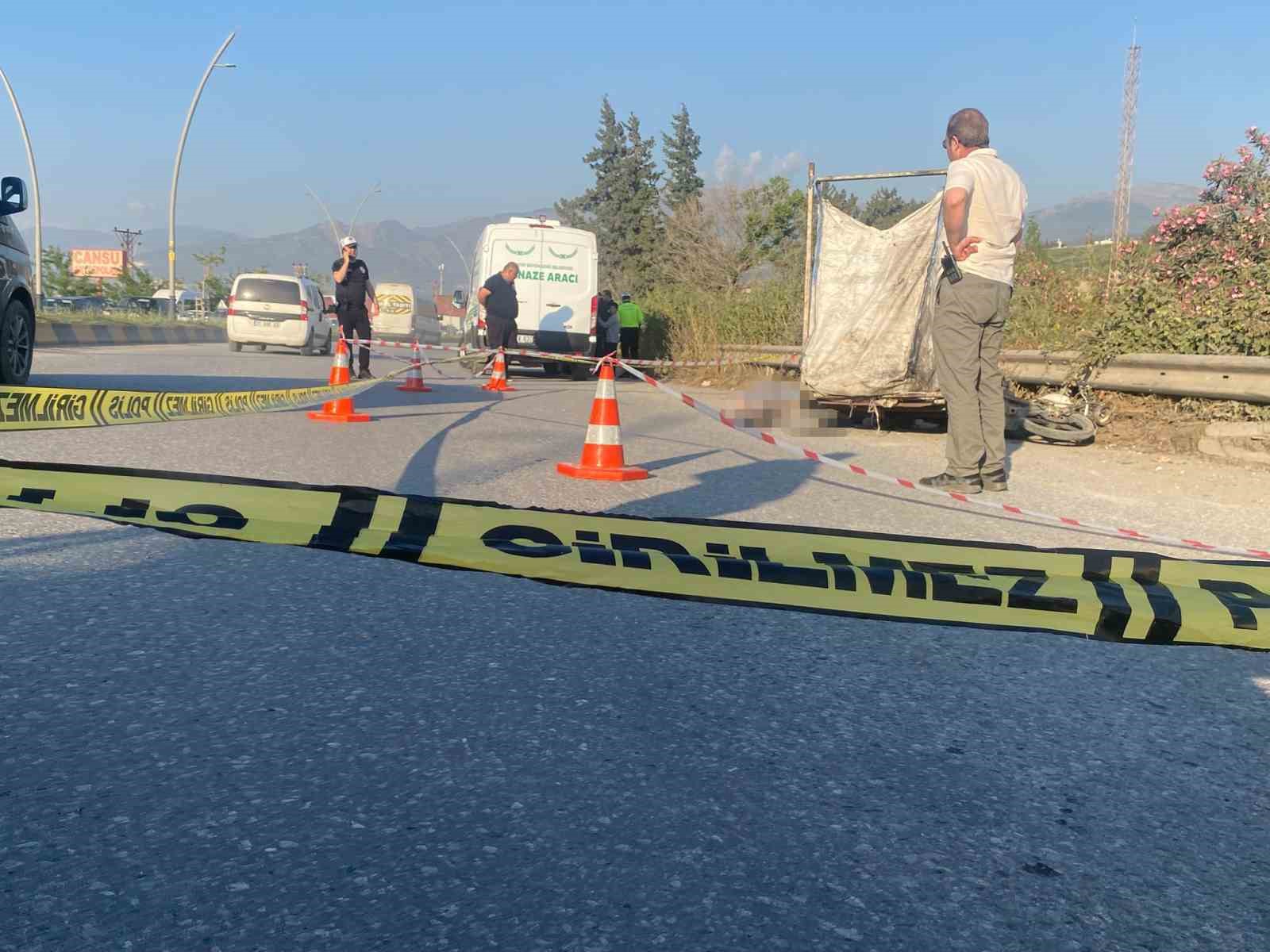 Tırla çarpışan sepetli motosikletin sürücüsü hayatını kaybetti