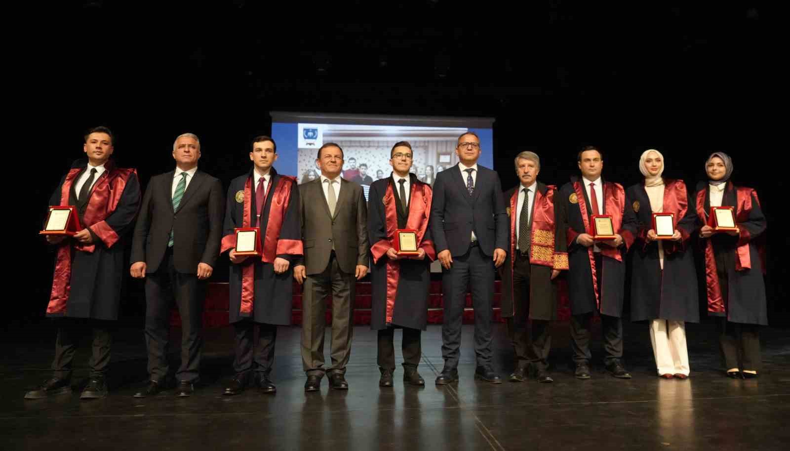 Erzurum Cumhuriyet Başsavcısı Adem Aydemir&rsquo;den gen&ccedil; hukuk&ccedil;ulara "Cesur olun" &ccedil;ağrısı

