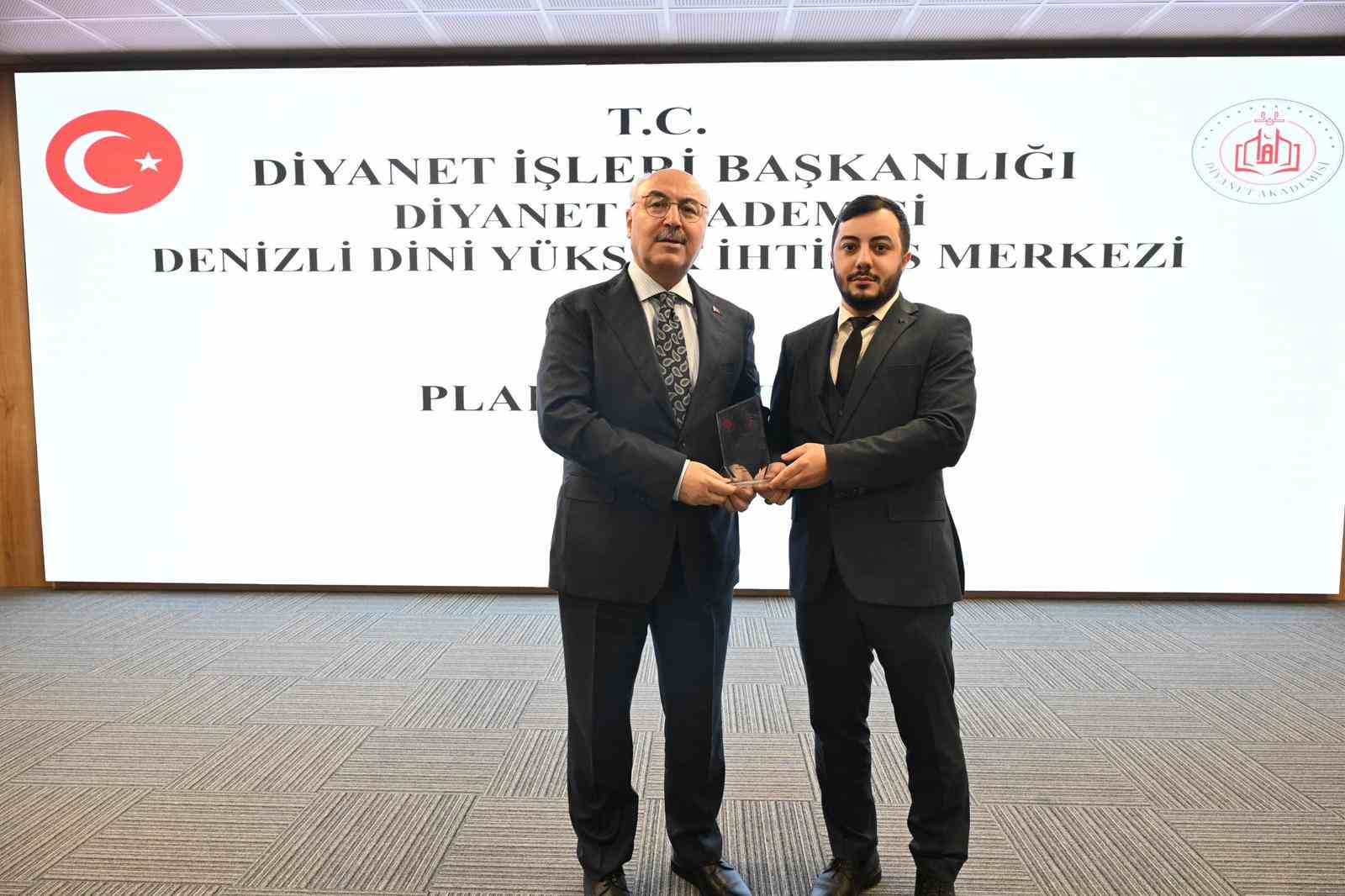 Denizli Valisi K&ouml;şger, Dini Y&uuml;ksek İhtisas Eğitimi 3. D&ouml;nem Mezuniyet Programı&rsquo;na katıldı
