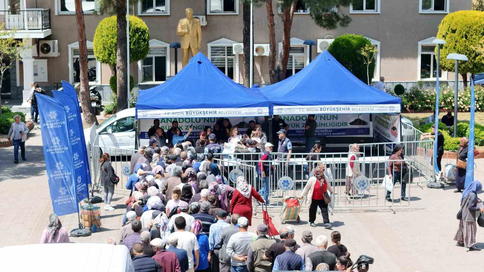 Ata tohumlarından &uuml;retilen fideler vatandaşlarla buluşuyor
