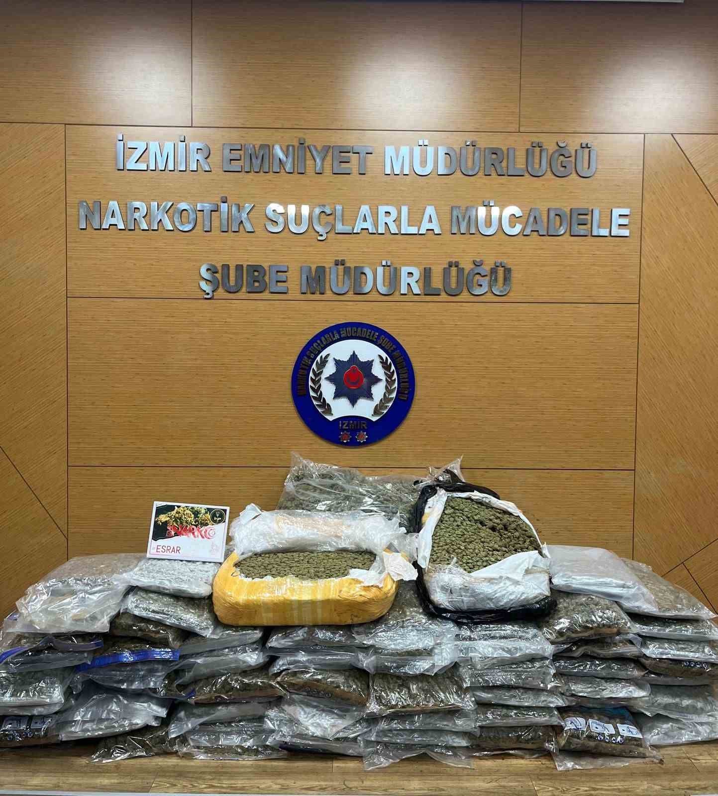 Ege Denizi&rsquo;ndeki nefes kesen zehir operasyonunda 8 tutuklama
