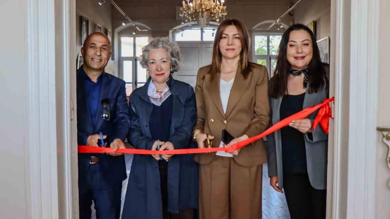 Lise &ouml;ğrencilerinden yıl sonu sanat sergisi
