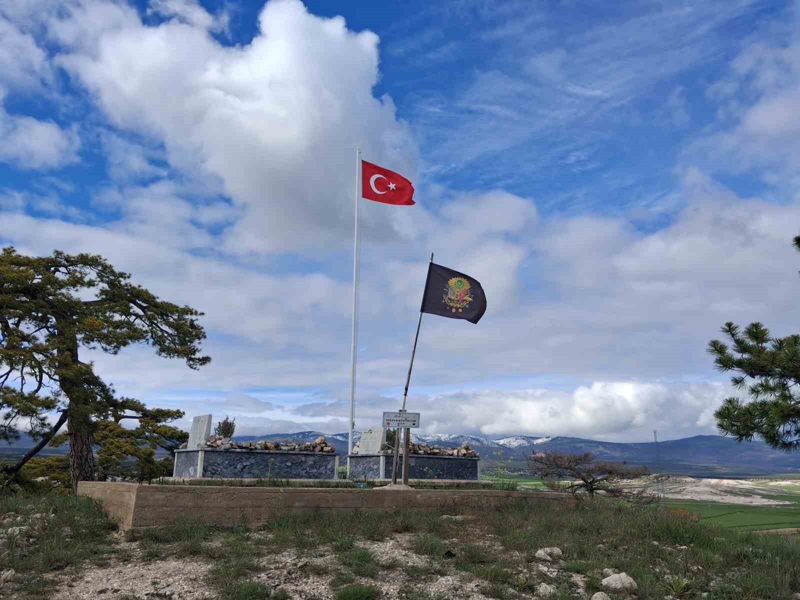 Beylikova&rsquo;daki Doğan Baba ve gelininin kabirlerinin bakım ve onarım &ccedil;alışmaları tamamlandı

