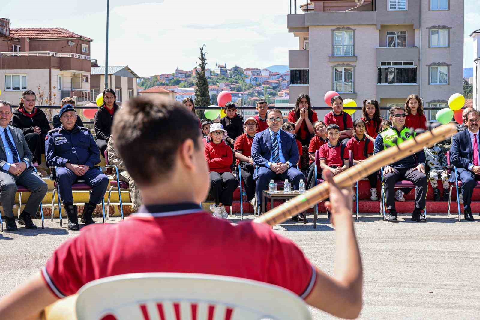 Vali S&ouml;zer, &lsquo;Trafik Ve İlkyardım Haftası&rsquo; programına katıldı
