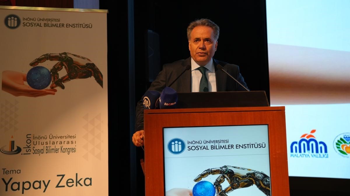"Yapay Zeka" temalı 1. Uluslararası Sosyal Bilimler Kongresi başladı
