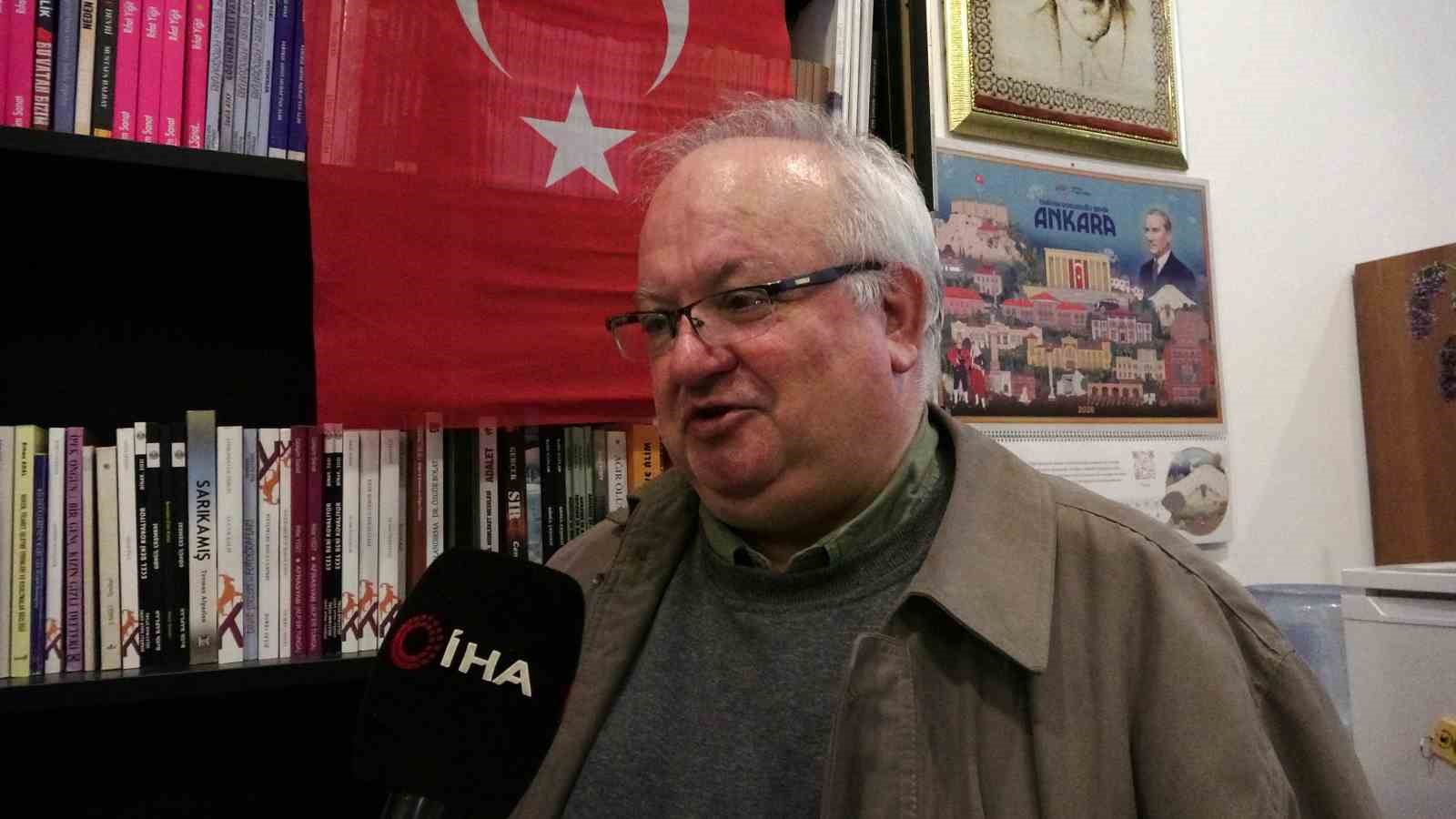 Çöpe gidecek malzemeleri sanata dönüştüren emekli usta tarihi maketlerle yaşatıyor
