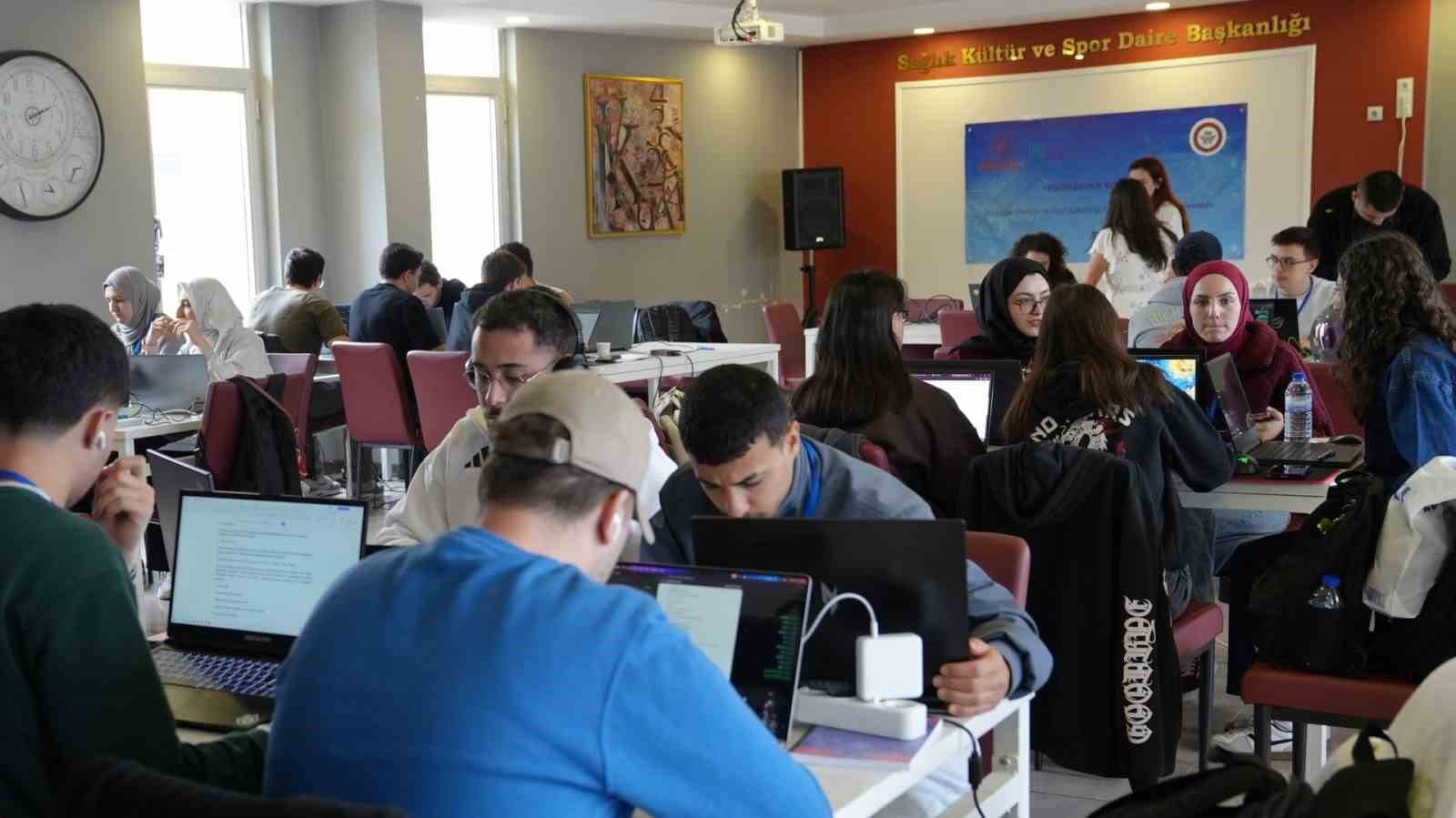KBÜ’de web ve mobil projeler için hackathon düzenlendi