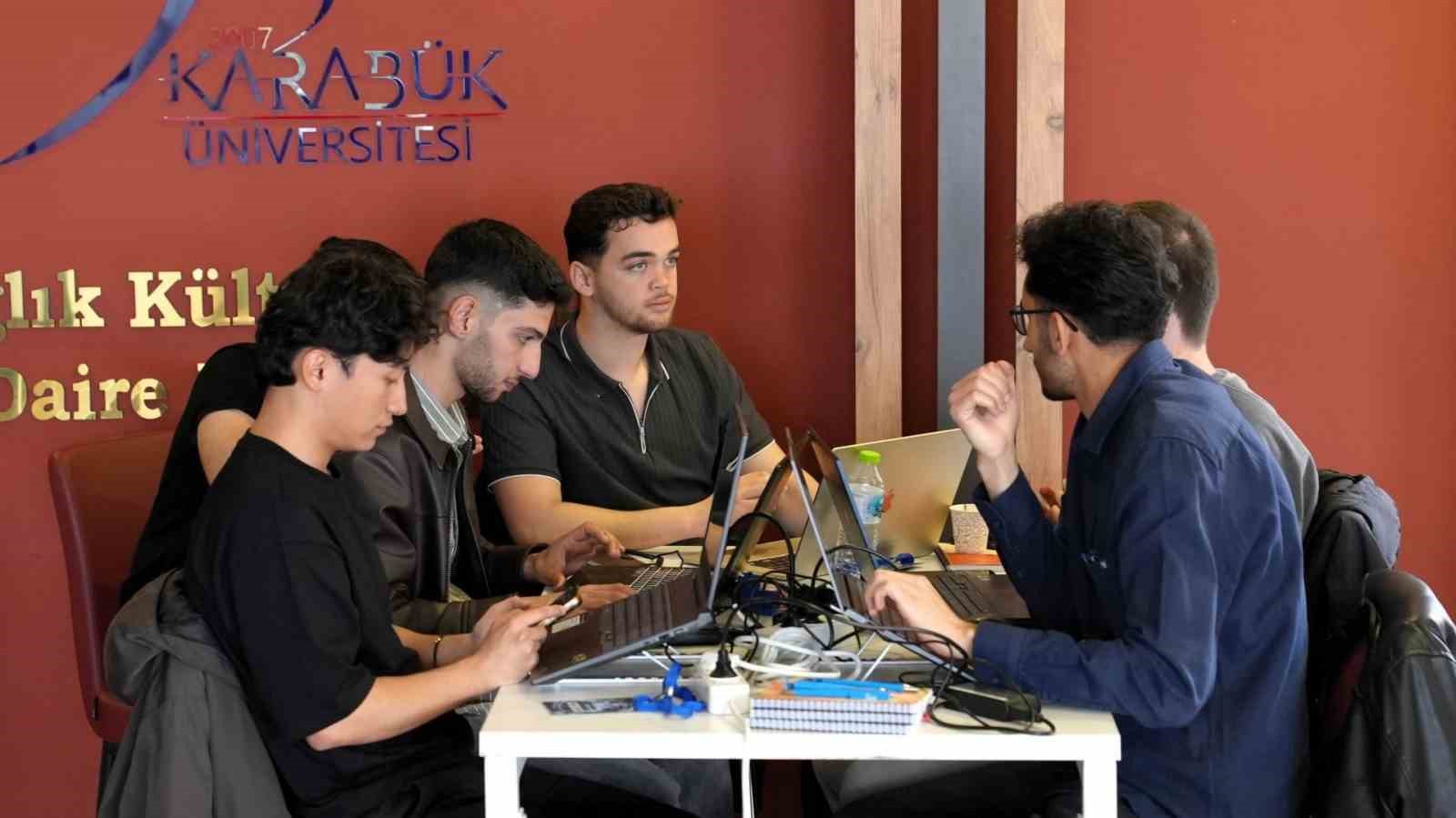 KB&Uuml;&rsquo;de web ve mobil projeler i&ccedil;in hackathon d&uuml;zenlendi
