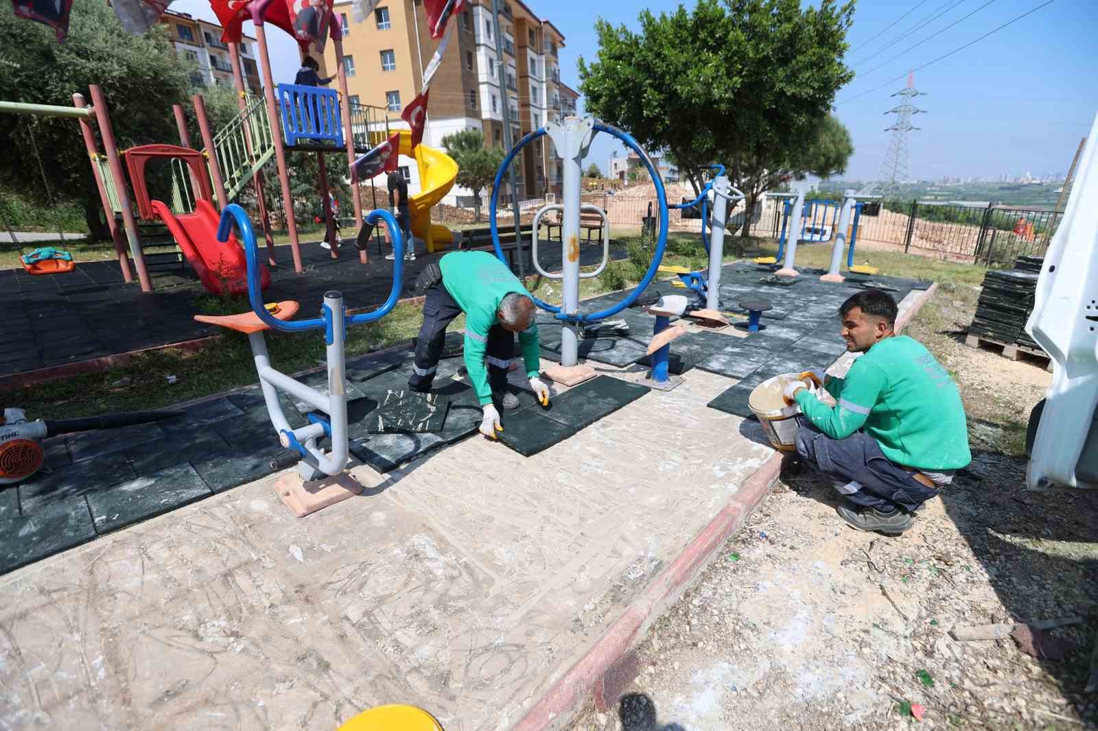 Mezitli&rsquo;de parklar yenileniyor
