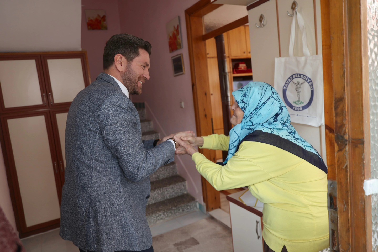 Başkan Tatık; "Anneler k&uuml;lt&uuml;rel ve manevi değerlerin gelecek nesillere aktarılmasında b&uuml;y&uuml;k rol &uuml;slenirler"
