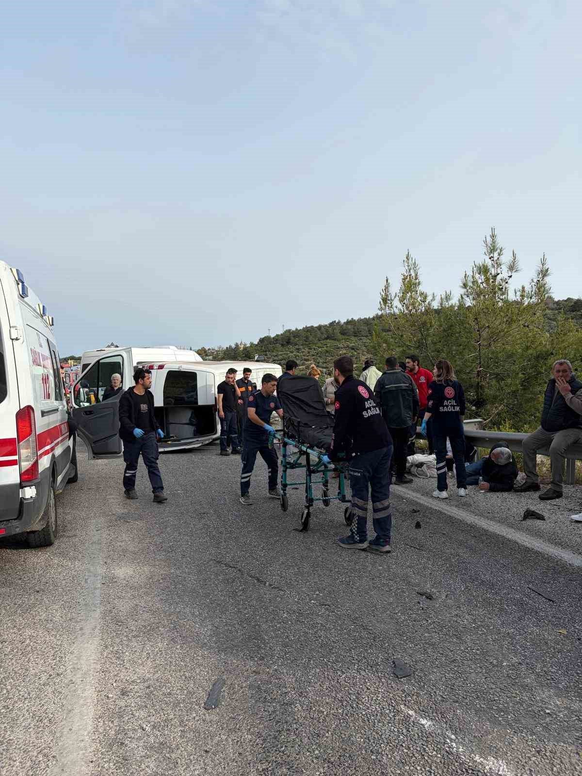 Kuşadası&rsquo;ndaki kazada yaralı sayısı 12&rsquo;ye y&uuml;kseldi
