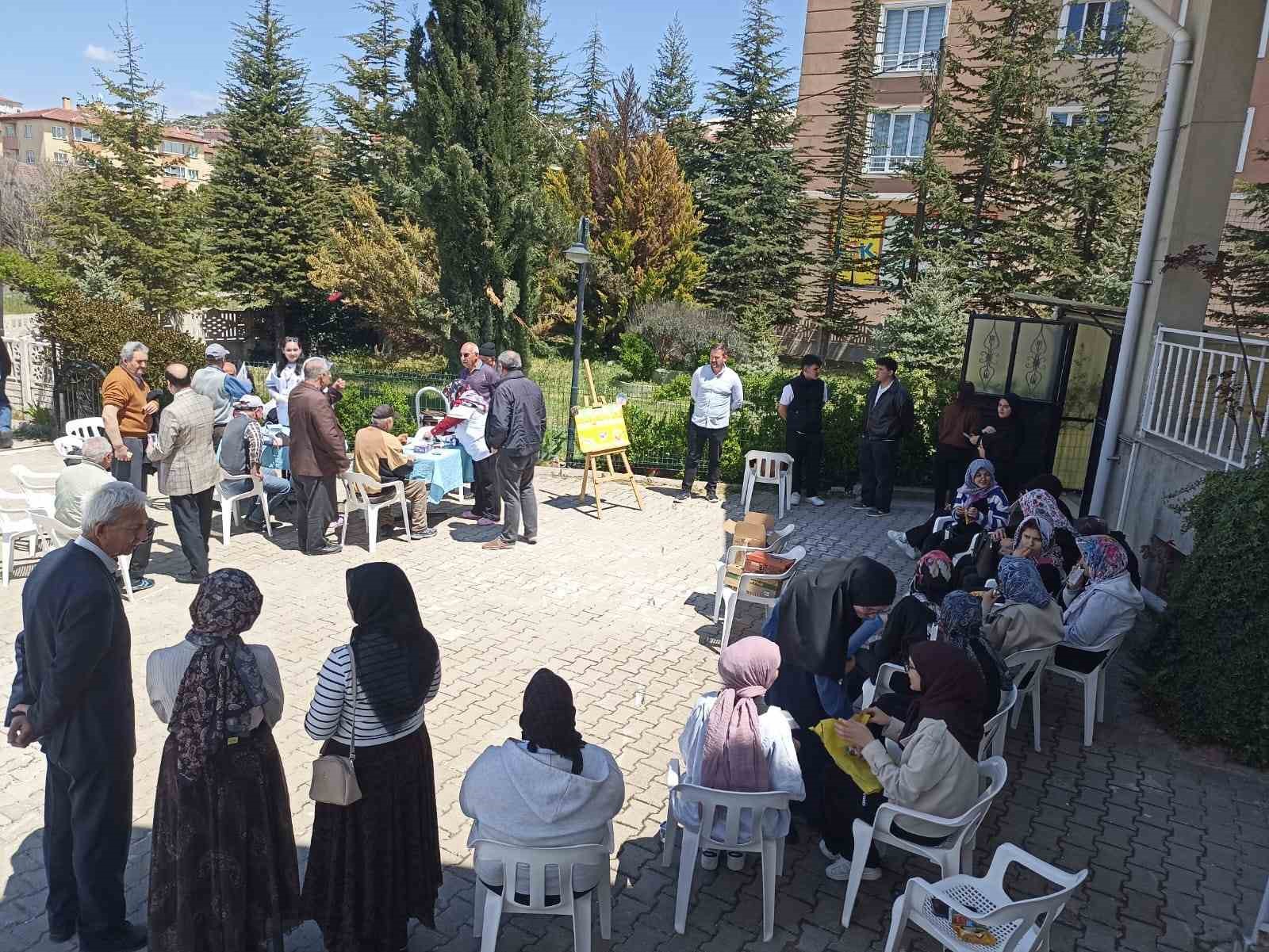 Emet&rsquo;te gen&ccedil;ler camide buluştu
