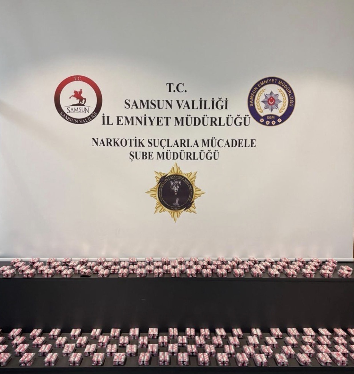 Samsun&rsquo;da 4 il&ccedil;ede narkotik operasyonu: 8 kişi yakalandı
