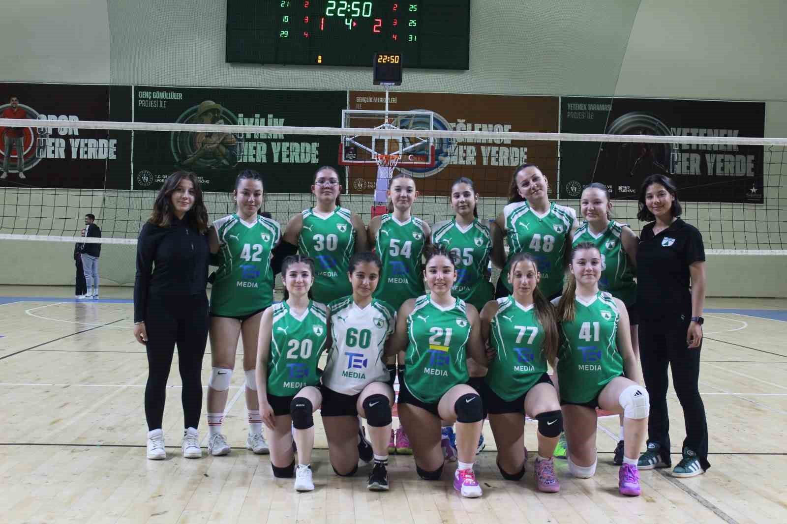 Muğlaspor&rsquo;un k&uuml;&ccedil;&uuml;k sultanları seriyi s&uuml;rd&uuml;rd&uuml;
