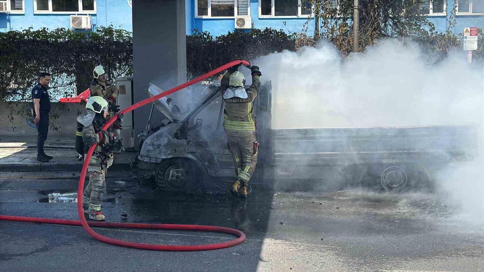 Ankara’da kamyonet yangını