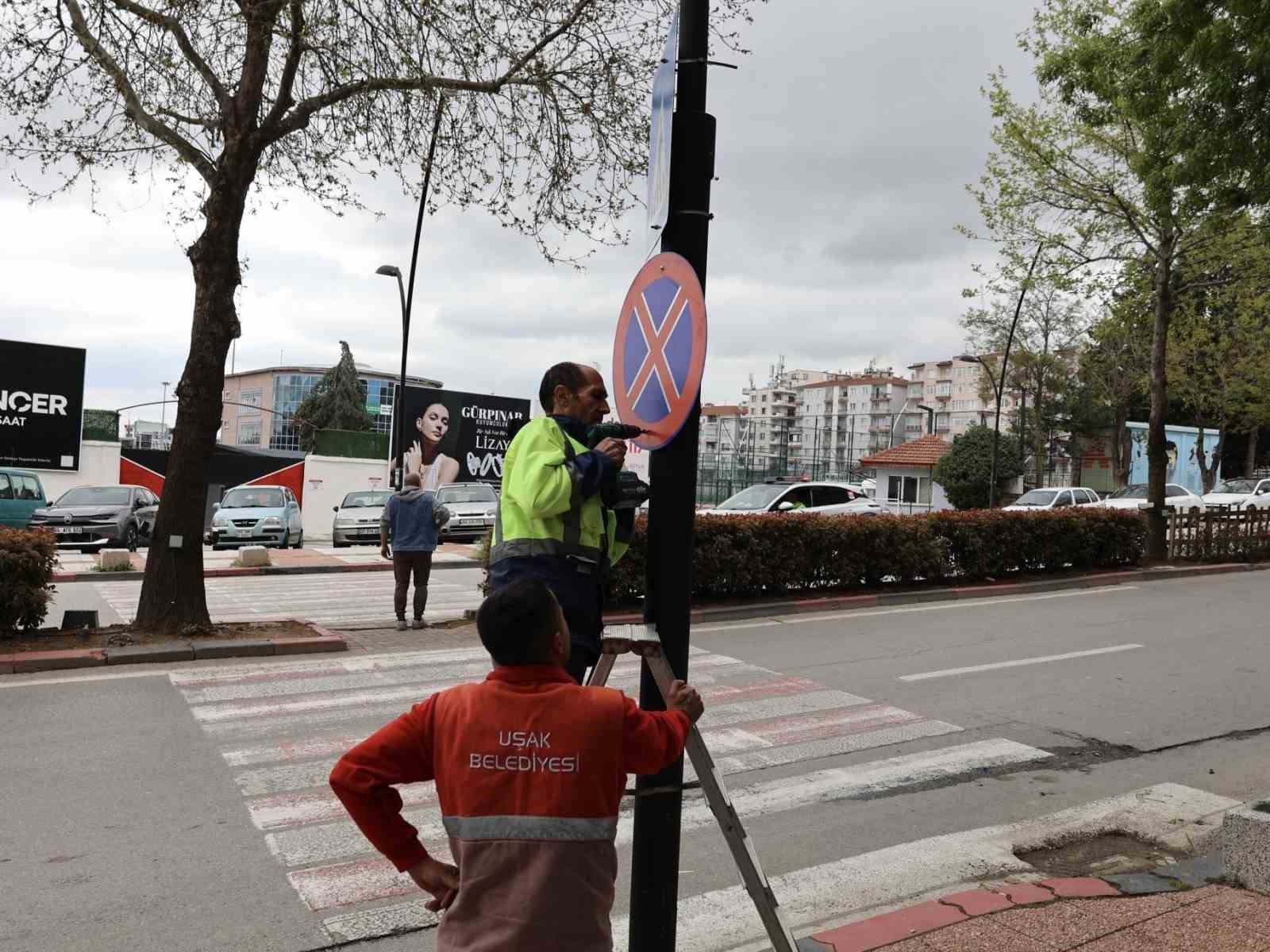 Uşak&rsquo;ta ara&ccedil; ve yaya g&uuml;venliği i&ccedil;in d&uuml;zenleme &ccedil;alışmaları s&uuml;r&uuml;yor
