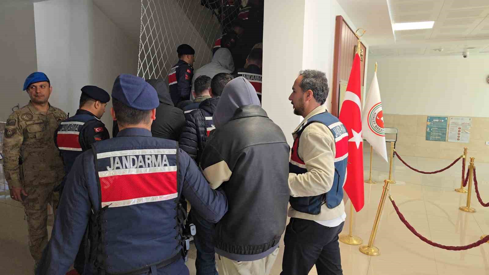 Yozgat merkezli 9 ilde dolandırıcılık operasyonu: 980 milyon lira hesap hareketliliği tespit edildi
