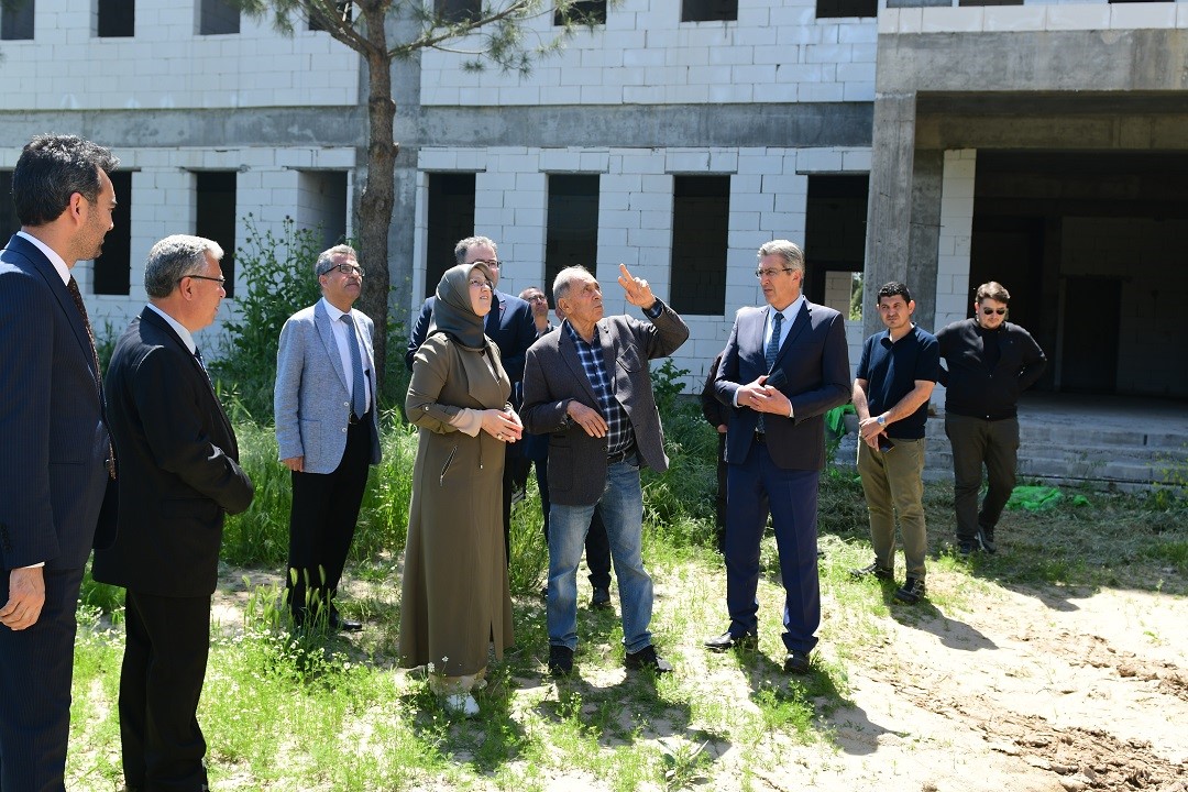 Salihli&rsquo;de yeni MYO binası hayırseverin desteğiyle y&uuml;kseliyor
