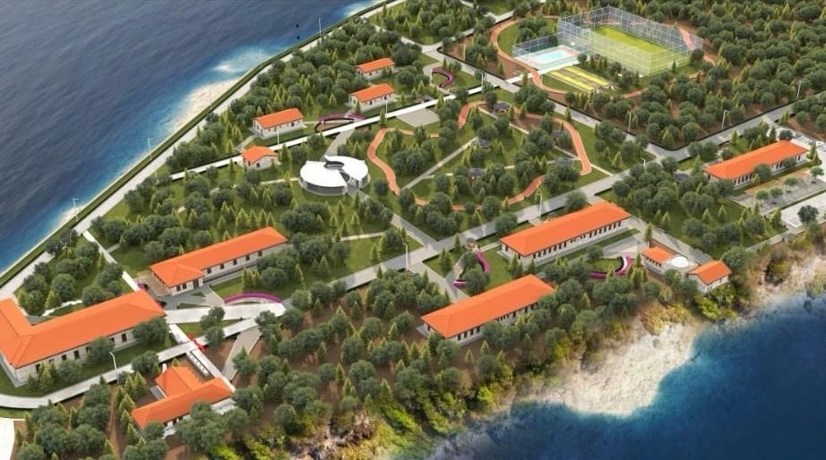 Van G&ouml;l&uuml; kıyısındaki eski Rus kararg&acirc;hı gen&ccedil;lik kampına d&ouml;n&uuml;şt&uuml;r&uuml;l&uuml;yor
