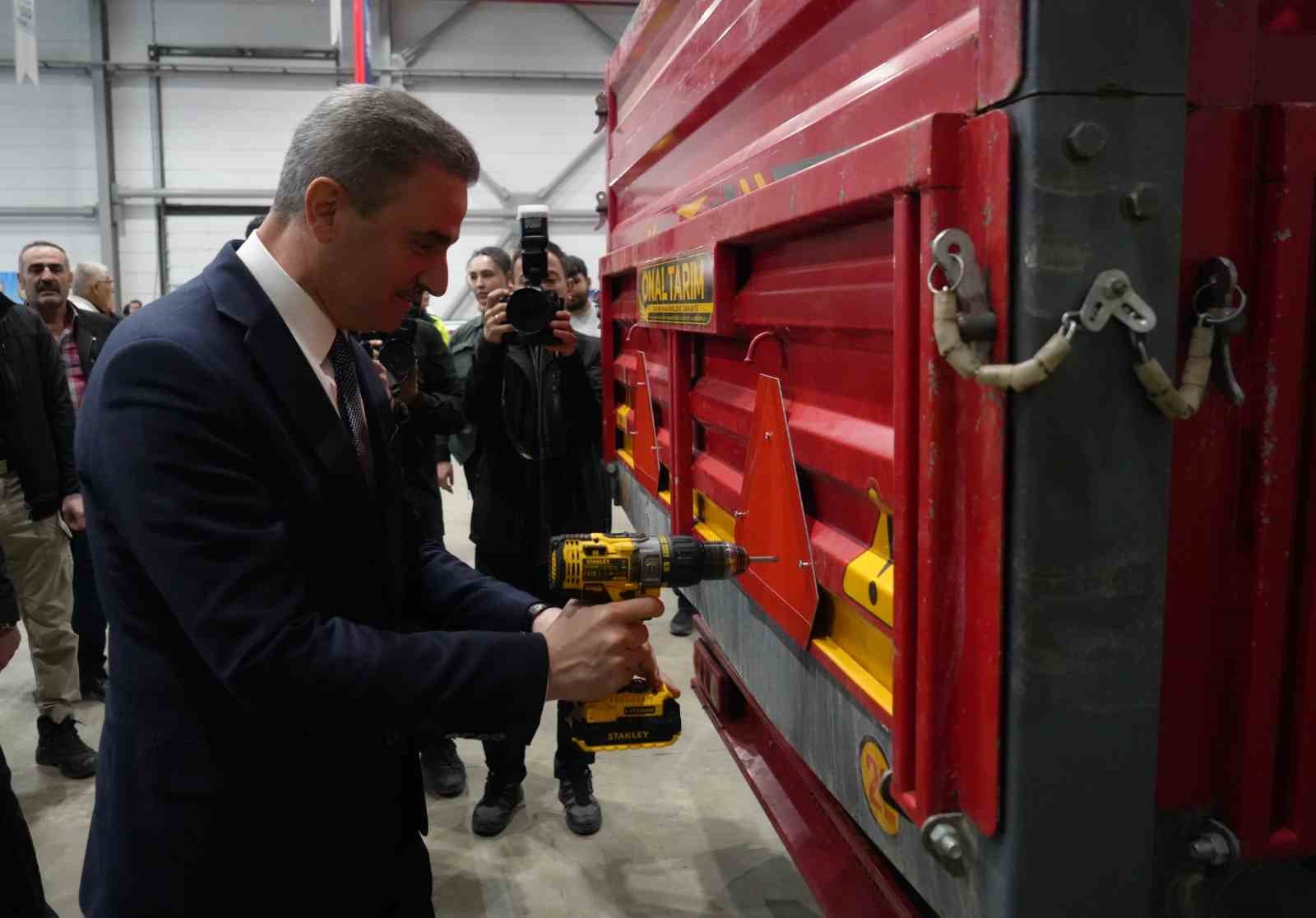 Erzurum’da örnek proje: "Reflektörle yol al güvende kal"