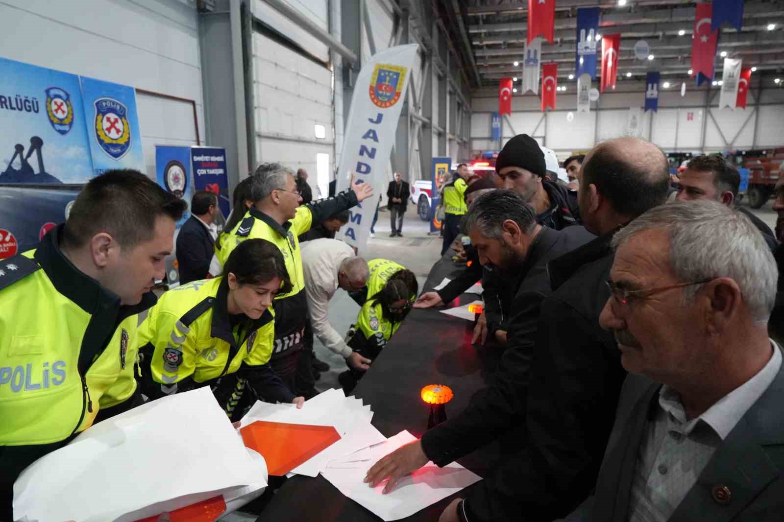 Erzurum&rsquo;da &ouml;rnek proje: "Reflekt&ouml;rle yol al g&uuml;vende kal"

