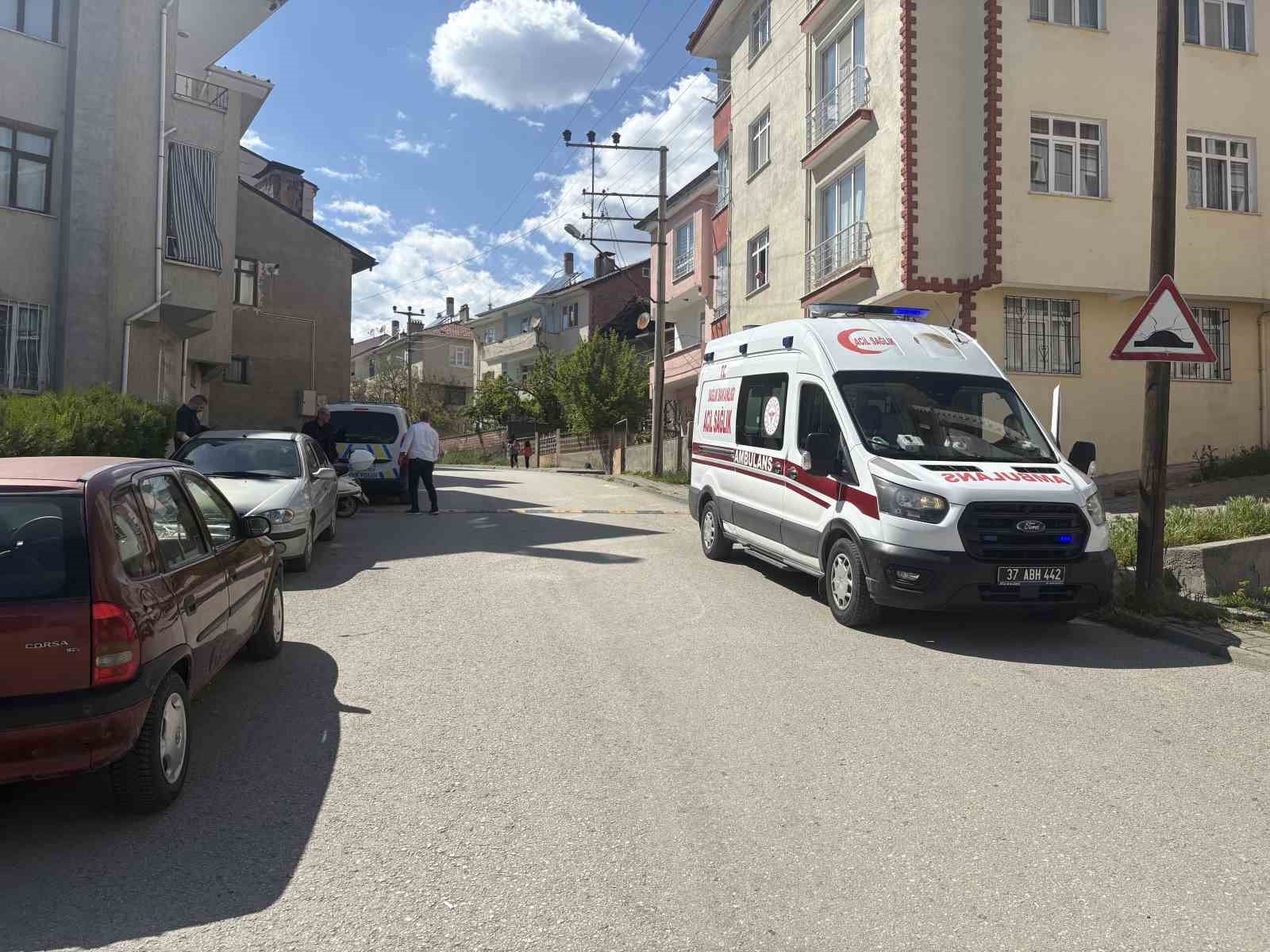 Kaldırıma &ccedil;arpan motosikletin s&uuml;r&uuml;c&uuml;s&uuml; yaralandı
