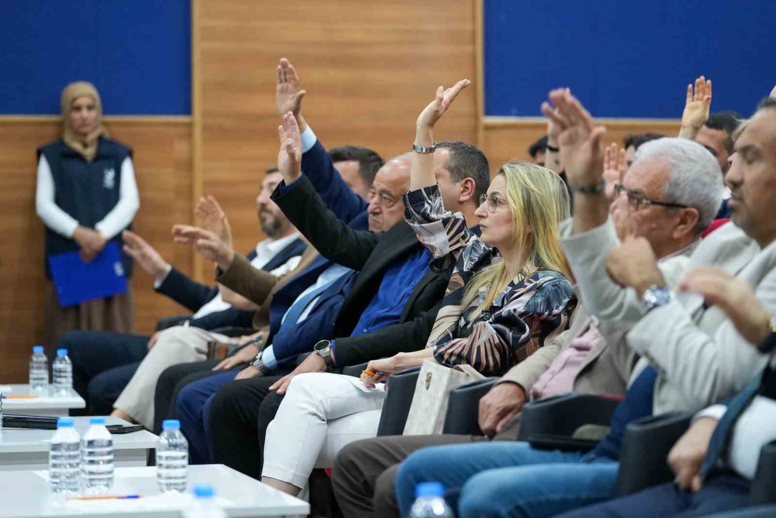 Aliağa Meclisi&rsquo;nde Mayıs ayı mesaisi: Kesin hesap raporu onaylandı
