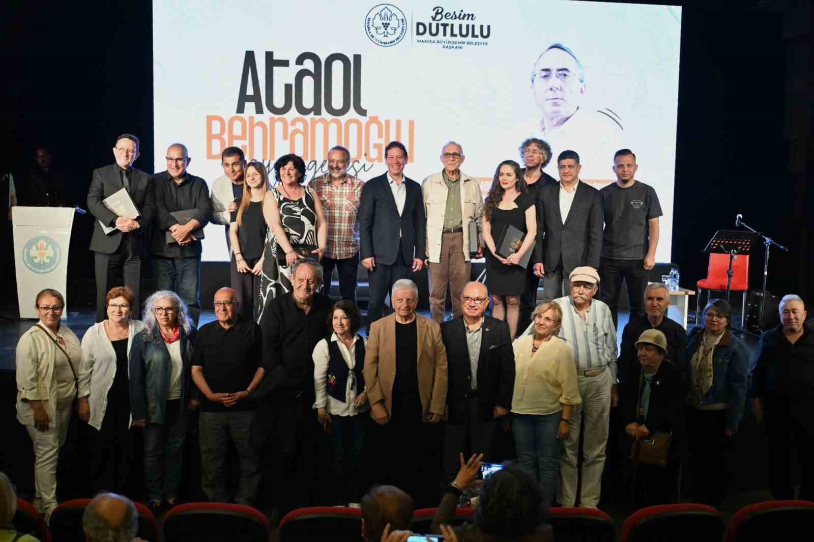 Ataol Behramoğlu Manisalılarla buluştu
