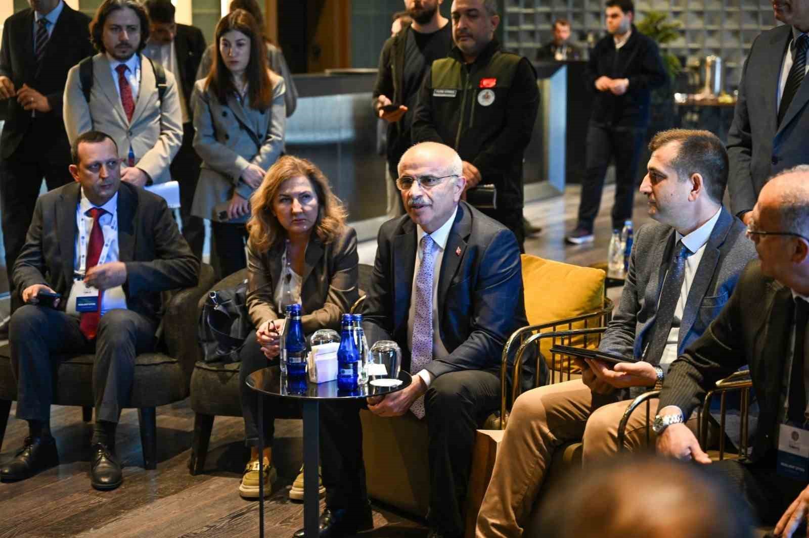 "T&uuml;rkiye&rsquo;nin COP31&rsquo;e giden yolu: Diren&ccedil;li Şehirler" paneli yapıldı

