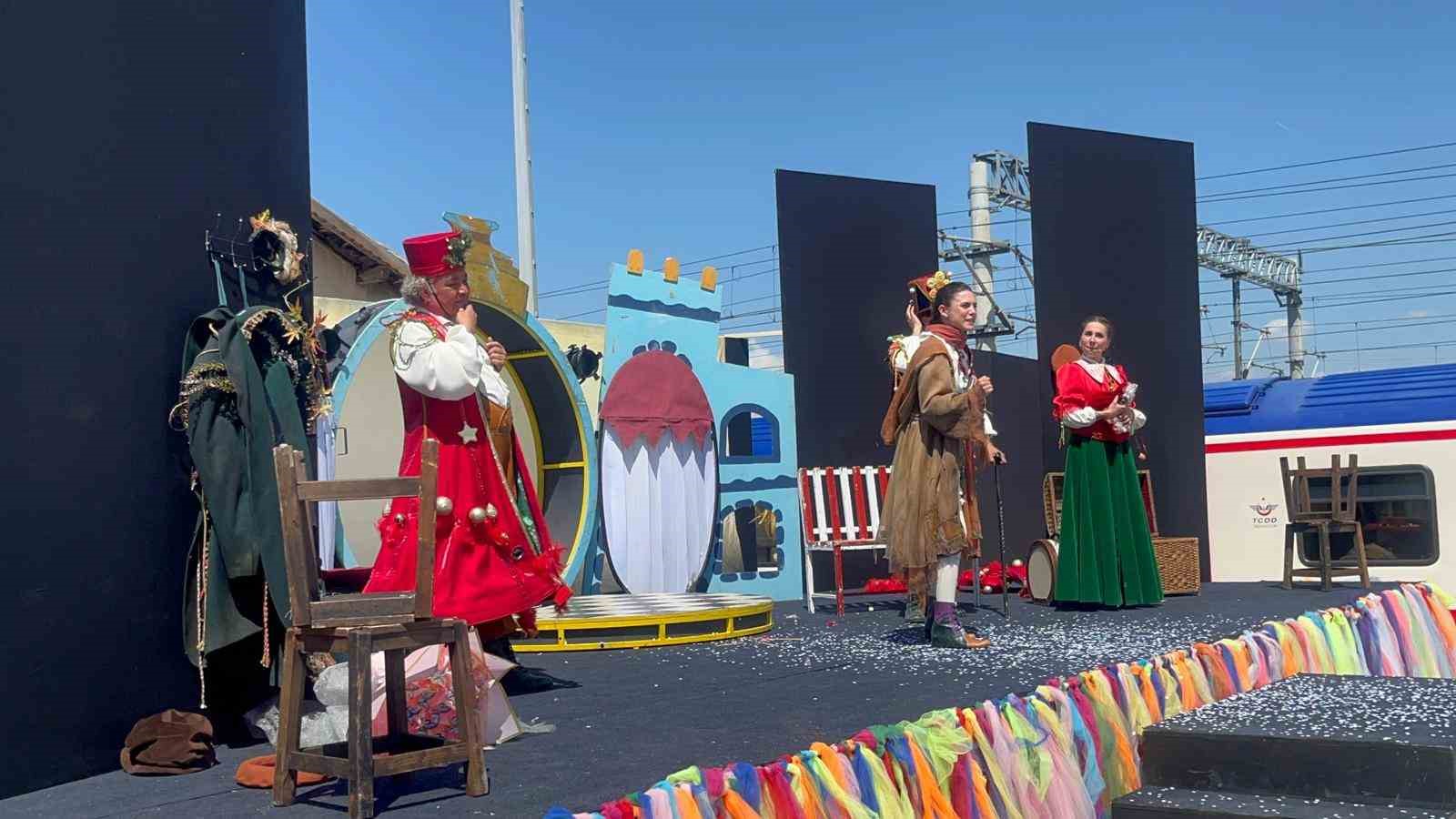 &lsquo;Vagon Sahne&rsquo; Yozgat&rsquo;ta tiyatroseverlerle buluştu
