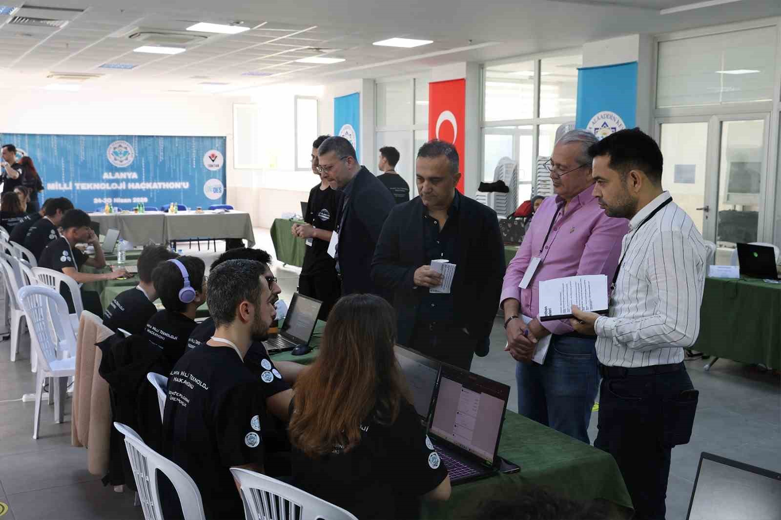 ALK&Uuml;&rsquo;de Alanya milli teknoloji hackathonu yarışları tamamladı
