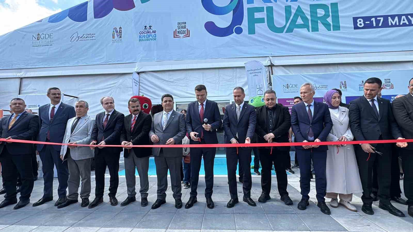 Niğde 9. Kitap Fuarı kapılarını a&ccedil;tı
