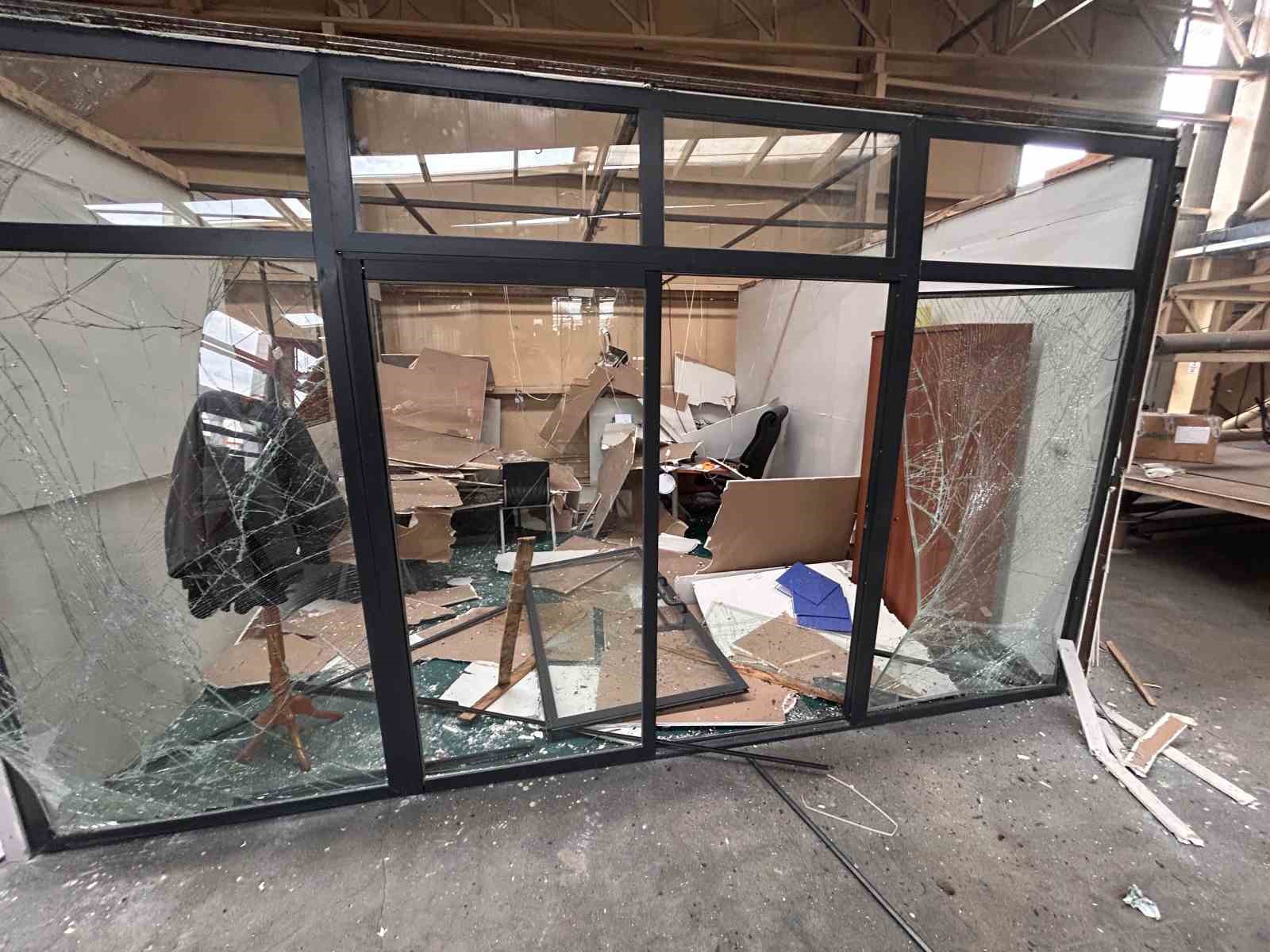 Fabrikanın buhar kazanı patladı, ortalık savaş alanına d&ouml;nd&uuml;: 1&rsquo;i ağır 8 yaralı
