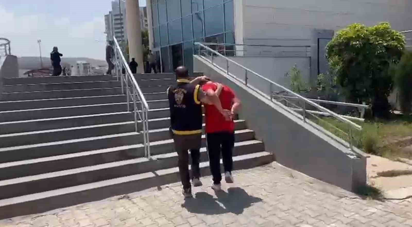 İskenderun&rsquo;da hapis cezası ile aranan şahıs yakalandı
