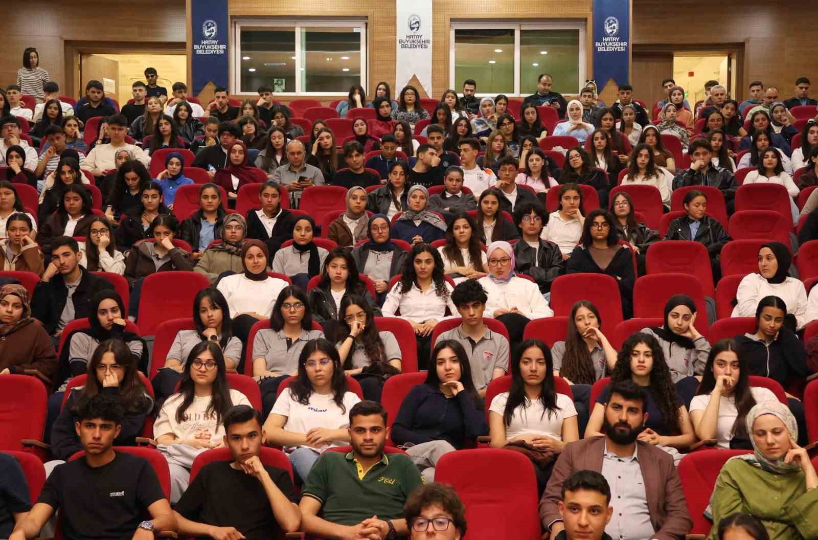 Hatay B&uuml;y&uuml;kşehir&rsquo;den &ouml;ğrencilere sınav motivasyonu desteği
