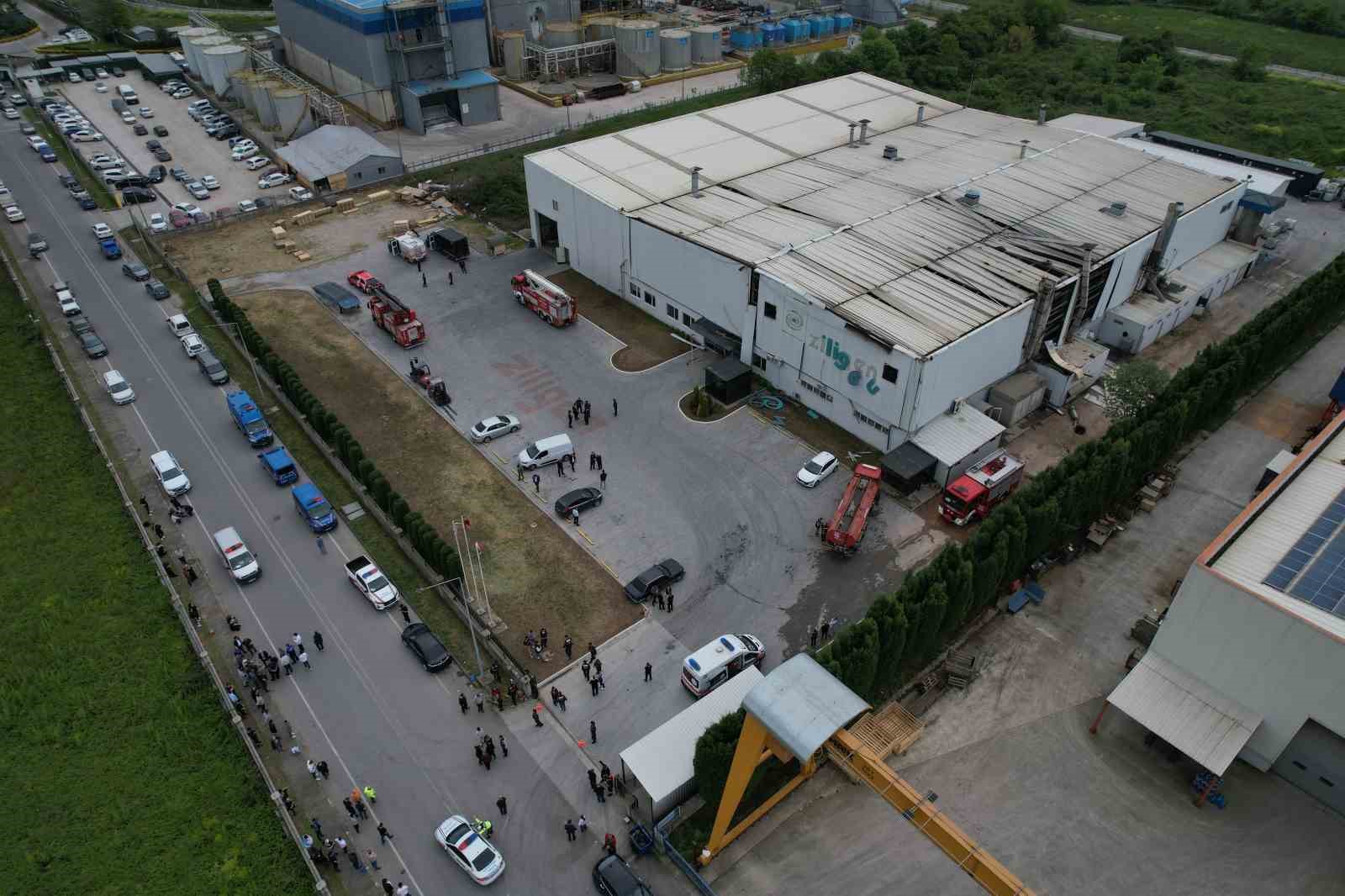 Sakarya&rsquo;da patlamanın yaşandığı fabrika havadan g&ouml;r&uuml;nt&uuml;lendi
