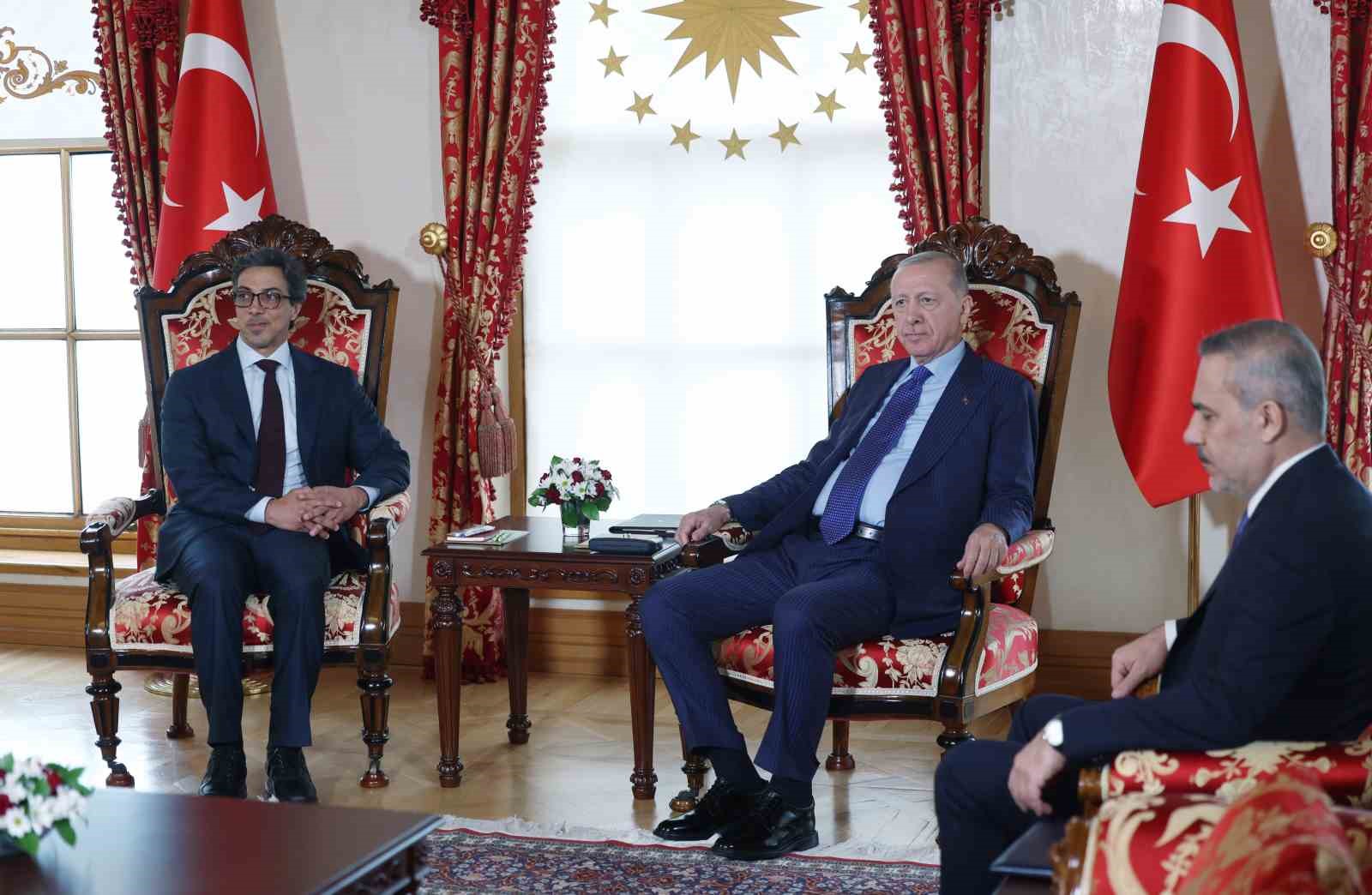 Cumhurbaşkanı Erdoğan, BAE Devlet Başkan Yardımcısı Al Nahyan&rsquo;ı kabul etti
