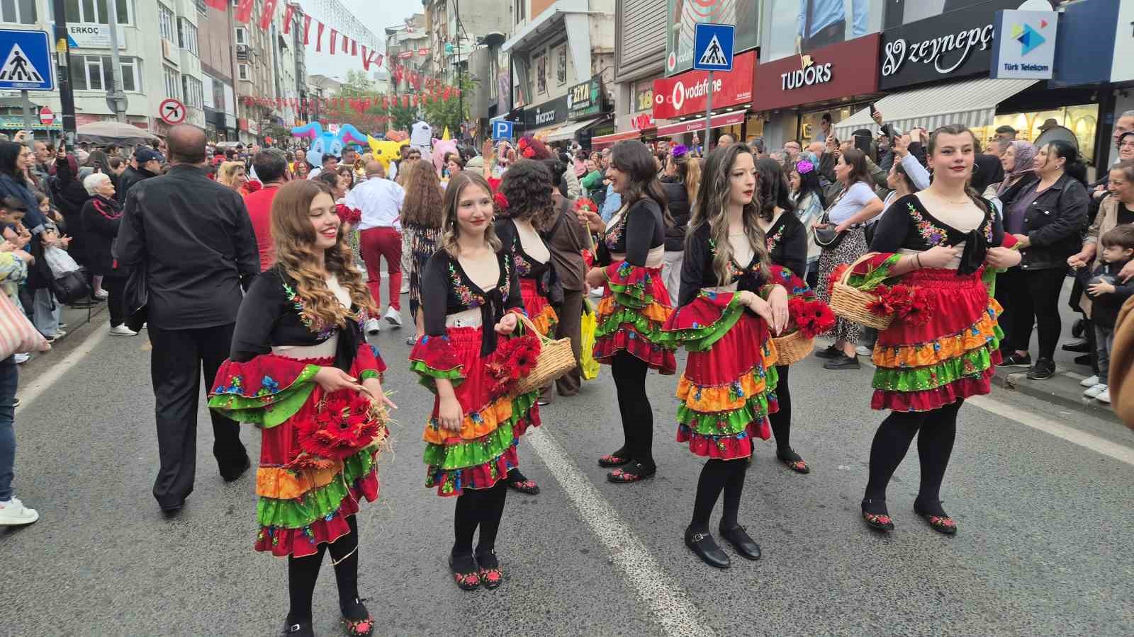 Kakava ateşi Tekirdağ&rsquo;ı sardı: Baharı danslarla karşıladılar
