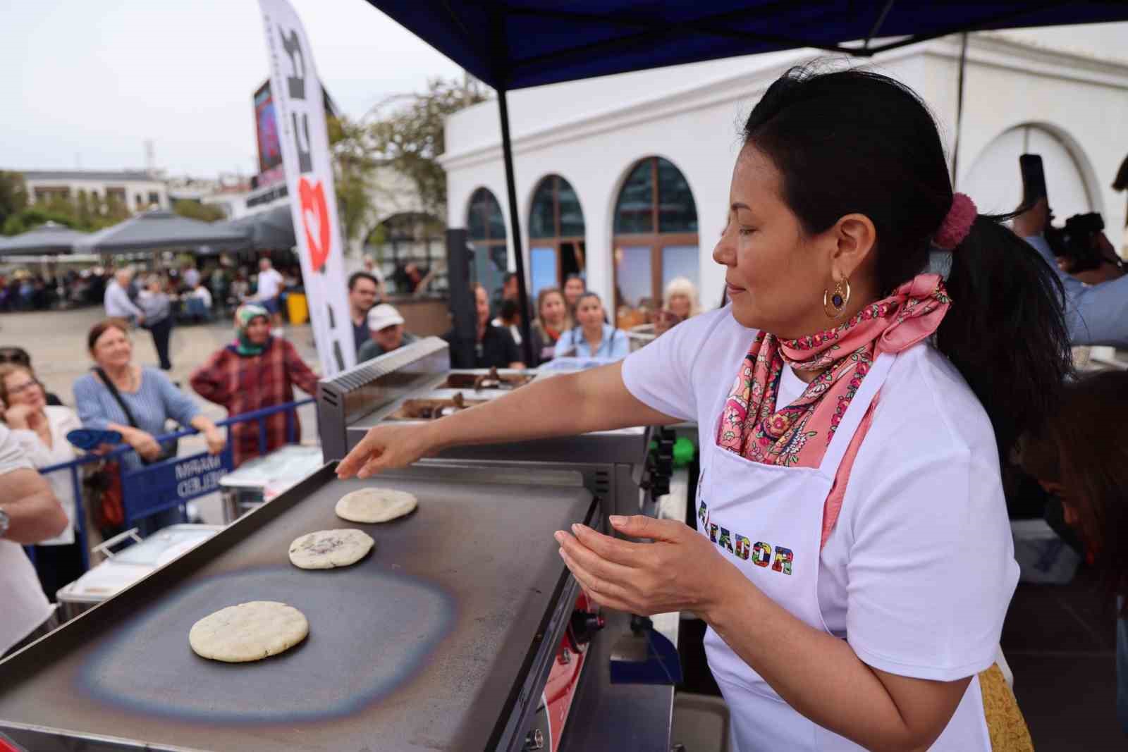 Latin lezzetleri Marmaris sokaklarına taştı
