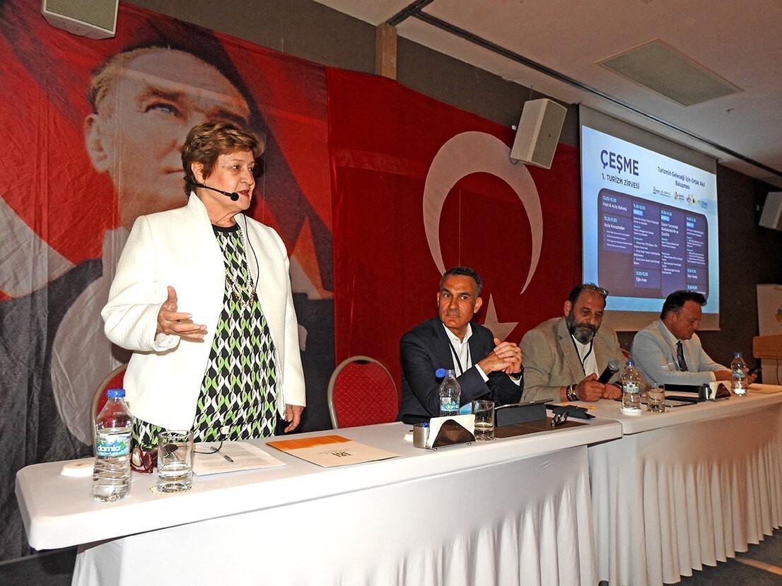 Sekt&ouml;r temsilcileri "1. &Ccedil;eşme Turizm Zirvesi"nde buluştu
