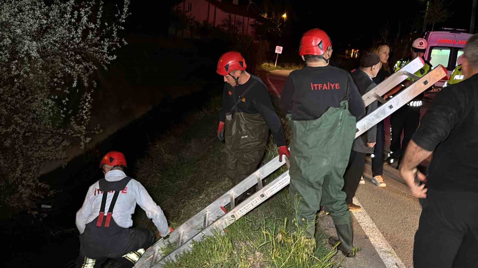 Aksaray&rsquo;da sulama kanalına d&uuml;şen ara&ccedil; ekipleri alarma ge&ccedil;irdi
