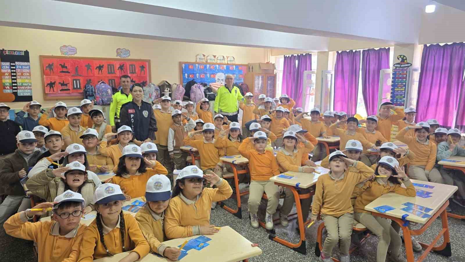 Sungurlu’da 200 öğrenciye trafik eğitimi verildi