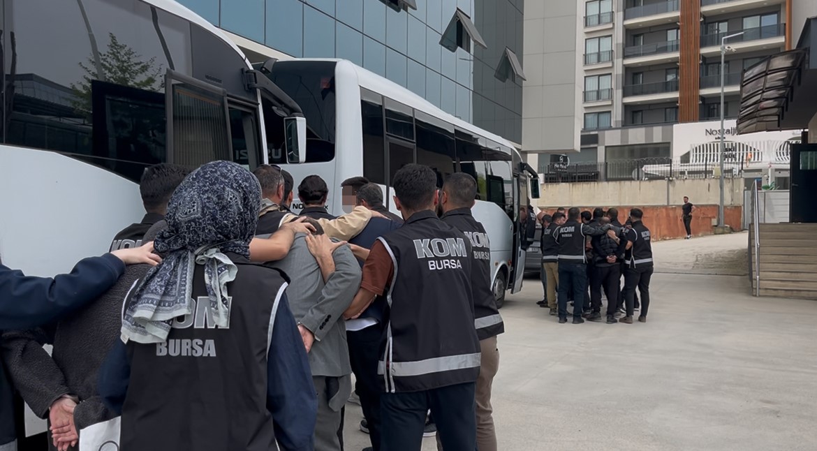 &Ccedil;ift&ccedil;ileri hedef alan su&ccedil; &ouml;rg&uuml;t&uuml; &ccedil;&ouml;kertildi: 11 ş&uuml;pheli tutuklandı
