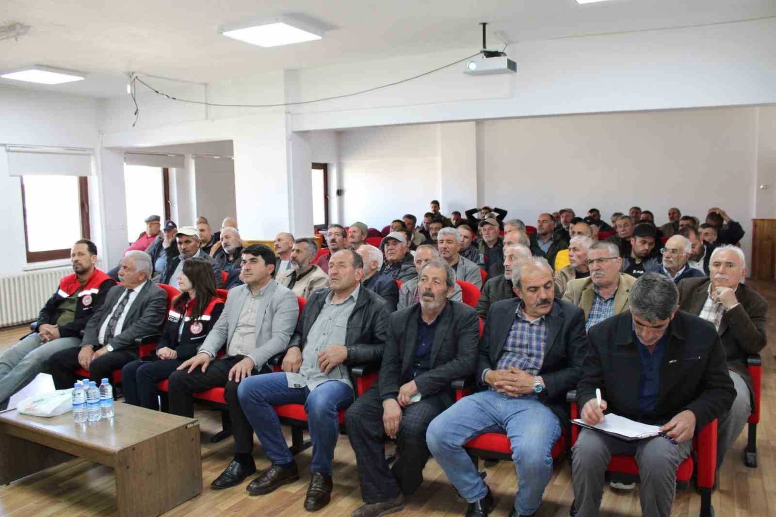 Kırsal kalkınma ve bireysel sulama destekleri Tercan&rsquo;da anlatıldı
