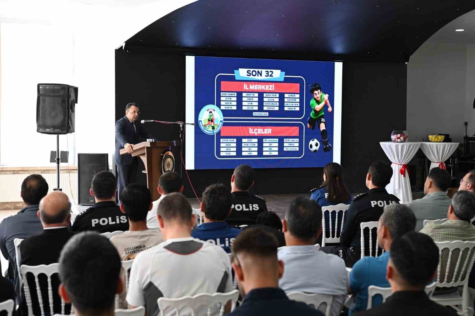 Mahallemde Ma&ccedil; Var projesinde son 32 heyecanı başladı
