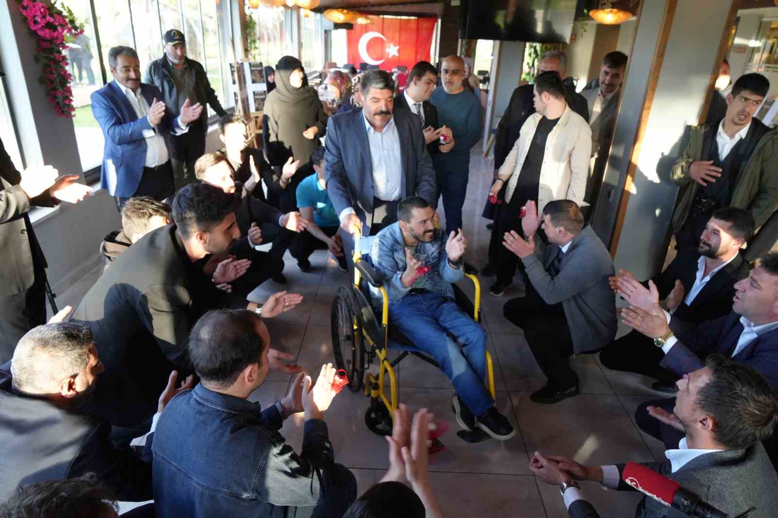 Engelleri aştılar, vatana asker oldular
