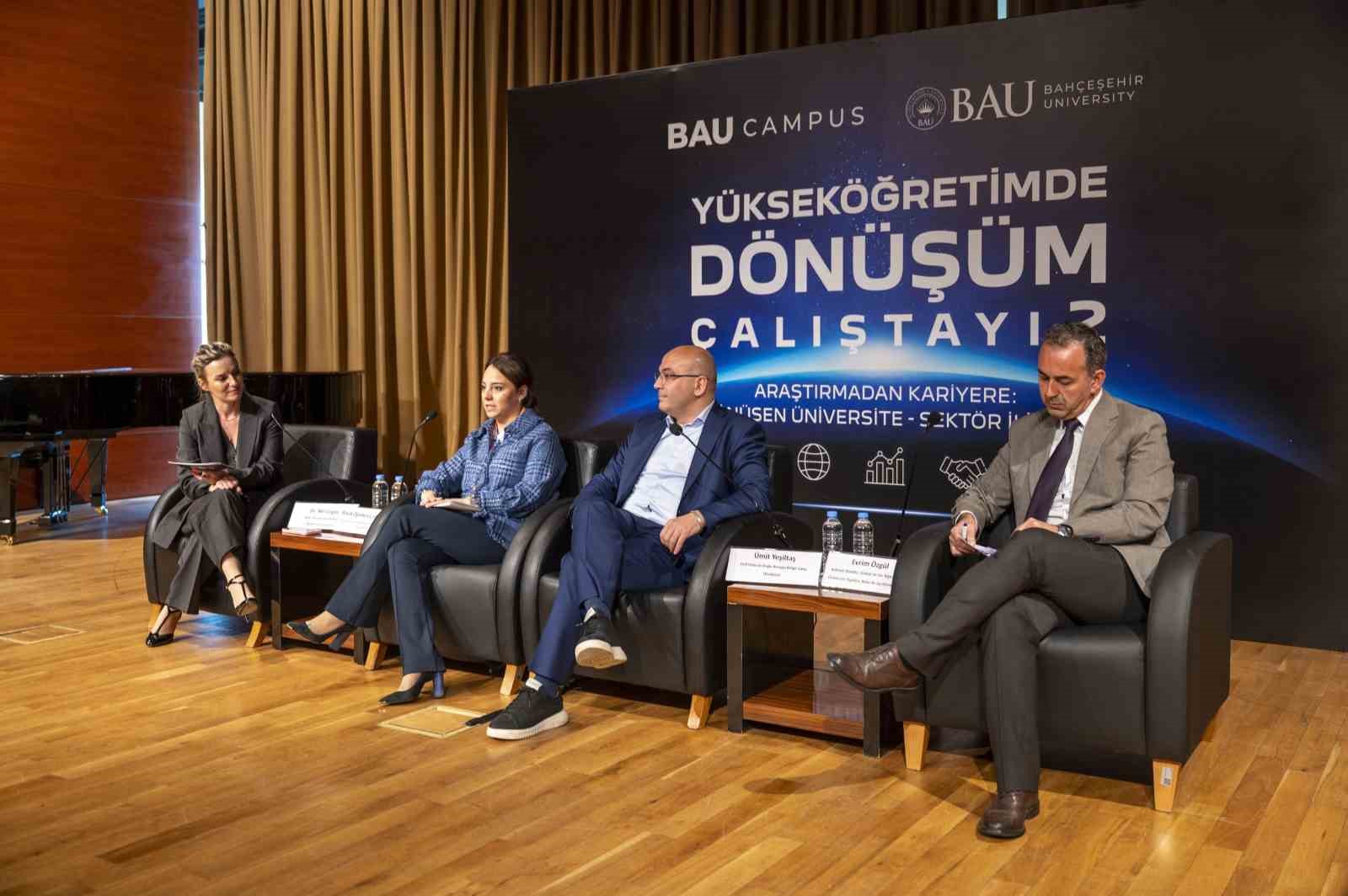 Bahçeşehir Üniversitesinde düzenlenen "Yükseköğretim Çalıştayı 2"de, üniversite-sektör ilişkilerindeki dönüşüm masaya yatırıldı. Çalıştayda konuşan akademisyenler ve sektör temsilcileri, artık öğrencilerden yalnızca teknik bilgi değil; iletişim becerisi, değişime uyum ve yapay zekâ okuryazarlığı beklendiğini vurguladı.