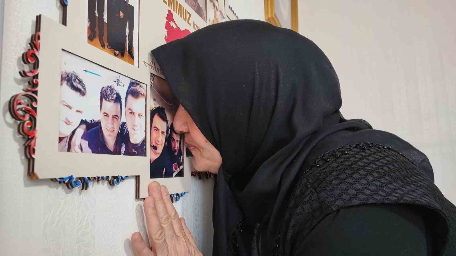 &Ccedil;ifte şehit acısı Anneler G&uuml;n&uuml;&rsquo;nde daha da b&uuml;y&uuml;yor
