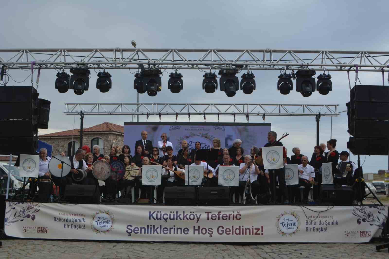 Ayvalık Teferic Şenlikleri&rsquo;nden t&uuml;rk&uuml;ler y&uuml;kseldi

